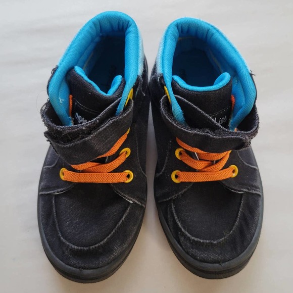 Oomphies Little Boy High Top Sneakers with Hoop and Loop Closure - Picture 3 of 10